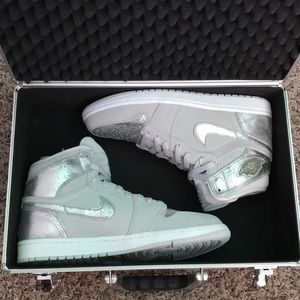 Jordan 1 Retro Silver Anniversary